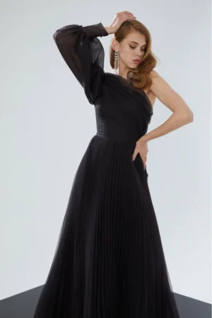 Rochie de dama lunga cu o singura maneca din tulle negru plisat Ofelia
