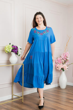 Rochie albastra boho chic cu aplicatie florala pe bust