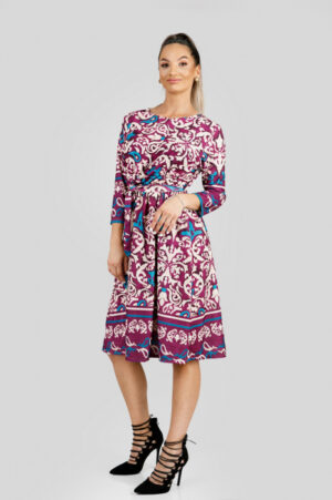Rochie office fuchsia cu imprimeuri crem si maneci trei sferturi