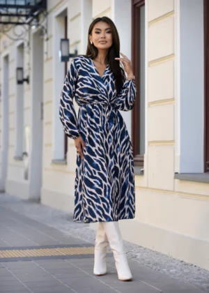 Rochie midi albastra cu imprimeu...