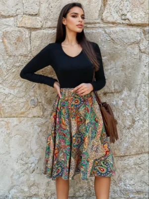 Rochie midi cu top negru și fust...