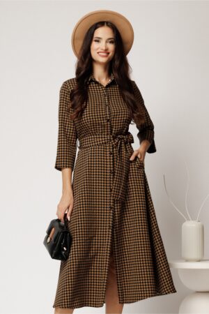 Rochie midi tip camasa maro cu imprimeuri pepit si curea in talie