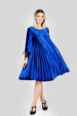 Rochie plisata albastru regal din catifea cu insertie de dantela