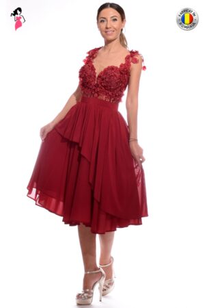 Rochie de ocazie cu lungimea medie din voal cu partea superioara din broderie