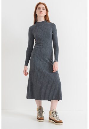 Rochie lunga cu guler inalt