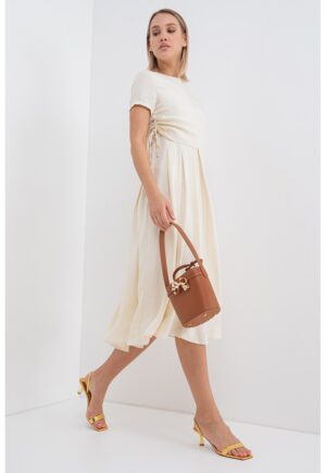 Rochie evazata cu pliuri laterale