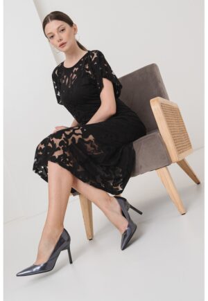 Rochie midi cu strat exterior floral si fronseu lateral