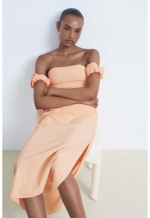 Rochie bodycon cu decolteu pe umeri