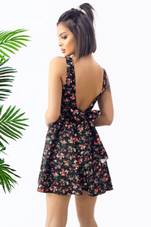 cu funda la spate si imprimeu floral