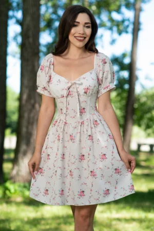 Rochie de vara ecru in clos cu flori imprimate