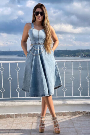 Rochie din denim Nadia accesorizata cu lant in talie