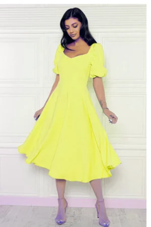 Rochie eleganta vaporoasa in clos cu buzunare laterale si maneca scurta