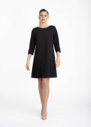 Rochie neagra cu croiala in A si pliuri la baza