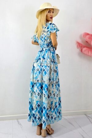 cu aspect matasos si ciucuri decorativi