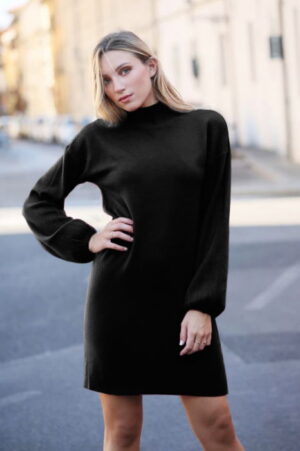 Rochie scurta tricotata cu maneca bufanta