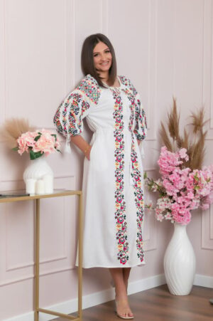 Rochie traditionala alba cu model floral tricolor Malina