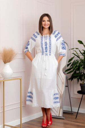 Rochie traditionala alba cu motiv floral albastru Viorica