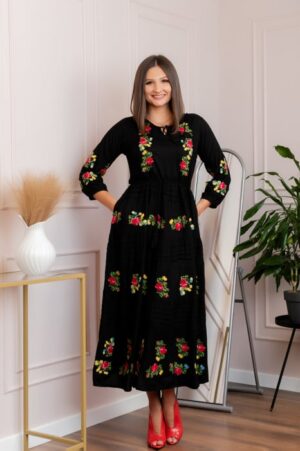 Rochie traditionala neagra cu motiv floral multicolor Maria