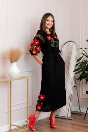 Rochie traditionala neagra cu motiv floral rosu Valentina