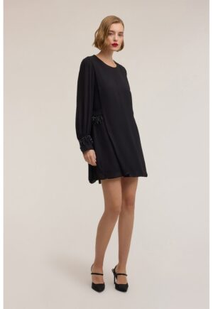 Rochie scurta vaporoasa cu aplicatii cu margele - Negru