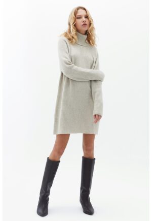 Rochie-pulover din amestec de lana cu guler inalt - Gri pal