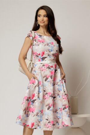 Rochie midi bej cu flori fucsia bleu in clos cu buzunare si curea in talie