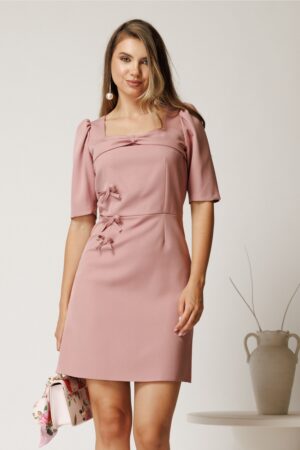 Rochie scurta roz din stofa cu fundite