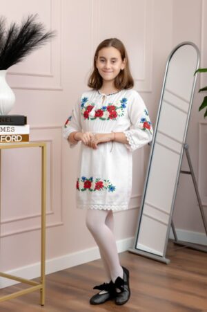 Rochie traditionala alba pentru fetite cu motiv floral rosu Aurora