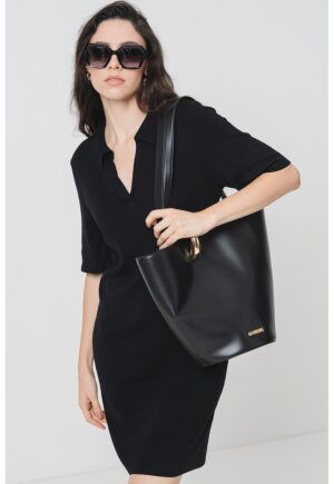 Rochie dreapta cu guler - Negru