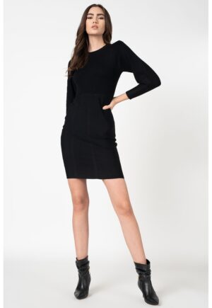 Rochie mini cambrata cu decolteu la baza gatului