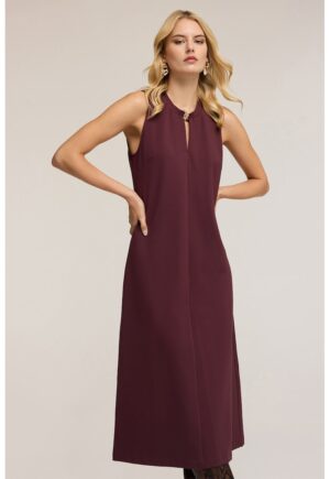 Rochie fara maneci cu decupaj discret - Violet tyrian