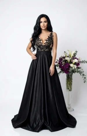 Rochie eleganta din tafta neagra cu broderie in partea superoara