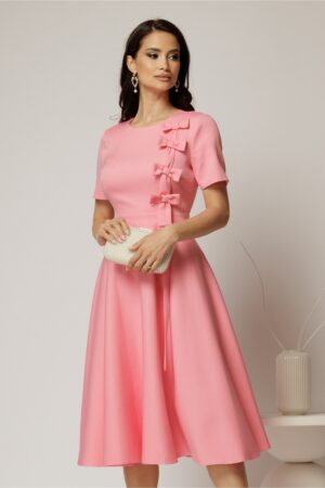 Rochie DY Fashion roz cu funde pe bust si maneci scurte