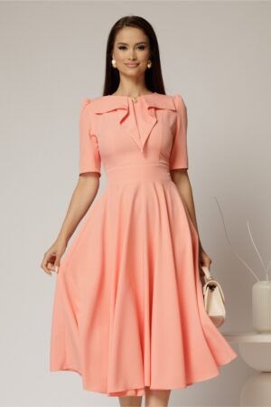 Rochie DY Fashion roz somon cu guler amplu si detaliu inima