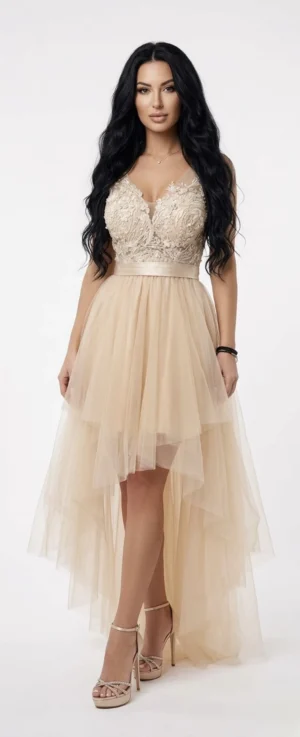 Rochie eleganta din tull de culoare bej prevazuta cu broderie in partea superioara