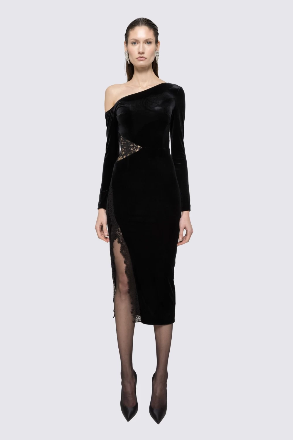 Rochie eleganta neagra din catifea cu dantela la talie si pe picior