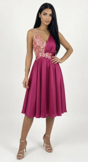 Rochie eleganta clos din voal fucsia cu broderie florala3D in partea superioara