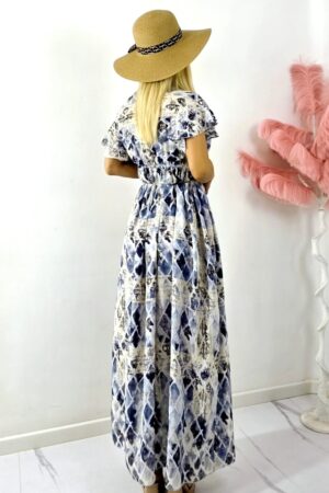 cu aspect matasos si ciucuri decorativi