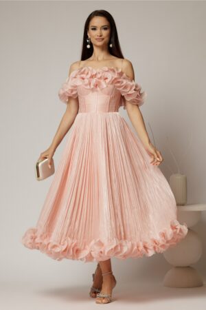 Rochie midi roz in clos din voal satinat cu volanase la bust si la baza
