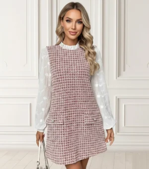 Rochie scurta roz cu maneci cu b...