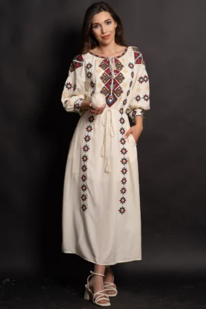 Rochie traditionala crem Coralia cu broderie cu simbolul rombului