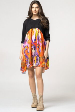 Rochie trendy cu imprimeu chipuri predominant portocaliu