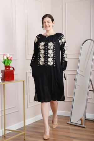 Rochie traditionala neagra cu motiv floral crem Sofia