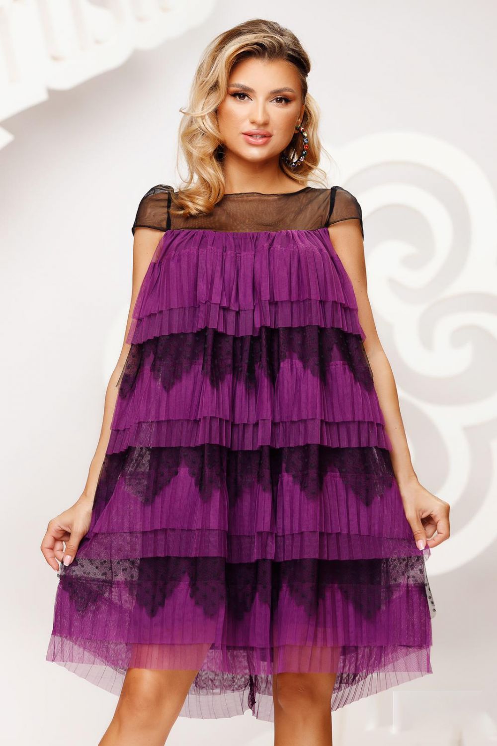 Rochie eleganta cu croiala in A formata din randuri de volane din tull mov