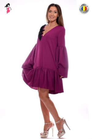Rochie eleganta mov cu volane si broderie neagra