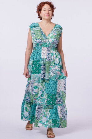 Rochie cu talia evidentiata si bust petrecut
