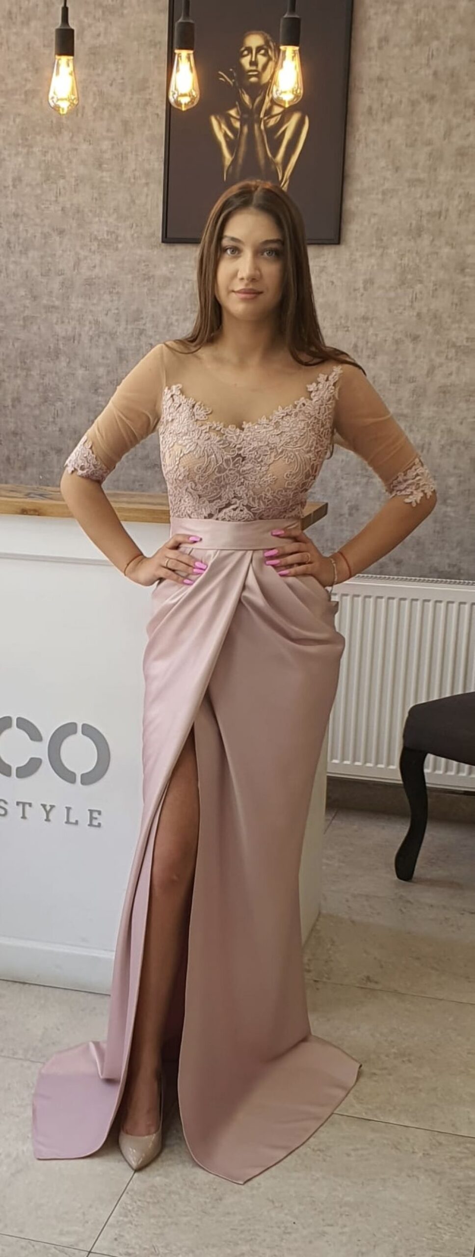 Rochie eleganta din tafta cu broderie pretioasa