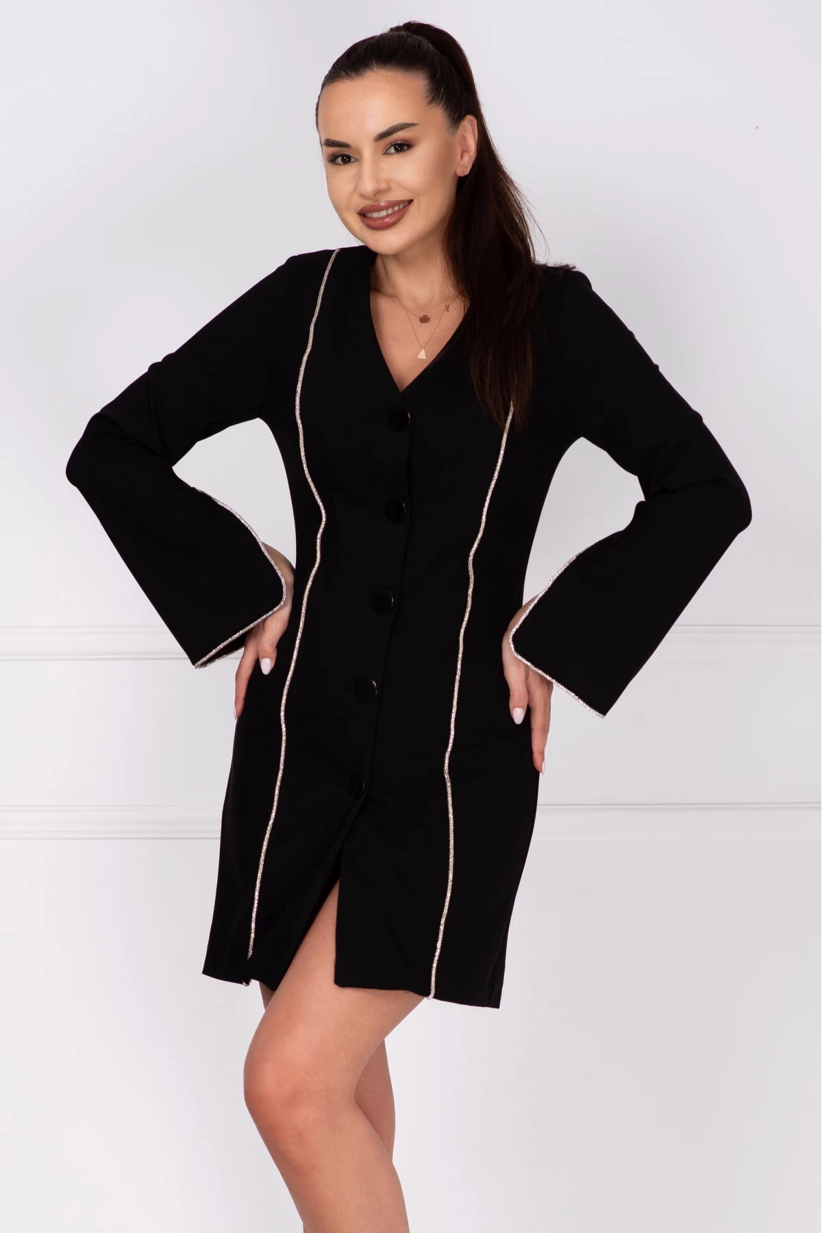Rochie de ocazie tip sacou cu benzi pretioase din strassuri