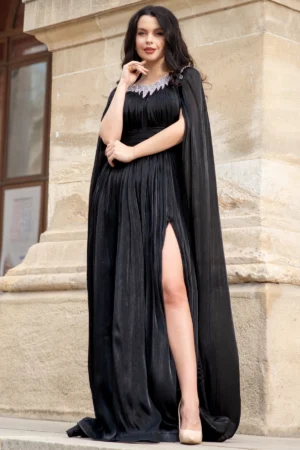 Rochie de seara neagra eleganta Anubis cu maneci trena si aplicatii pretioase