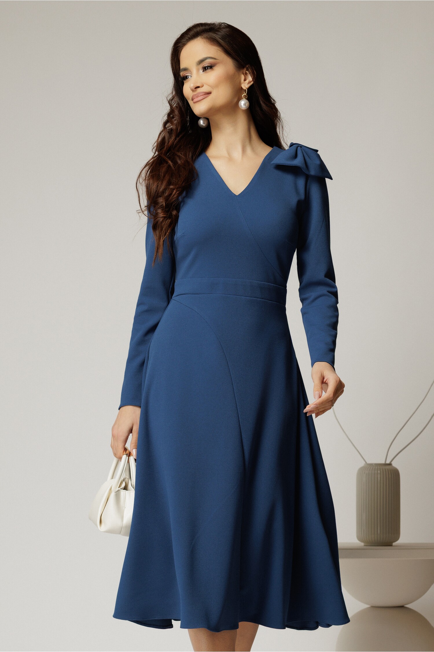 Rochie DY Fashion albastra midi cu funda pe umar